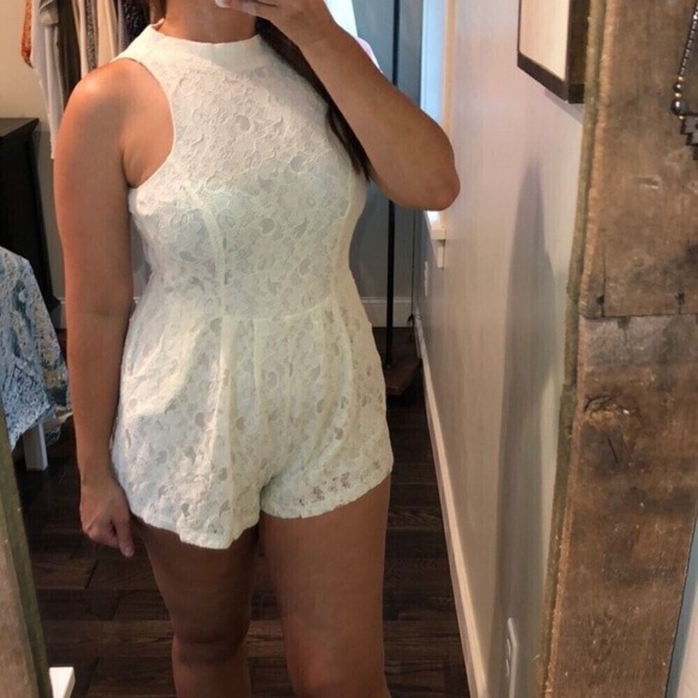 ACEMI medium flirty romantic Lacey romper - Picture 4 of 7